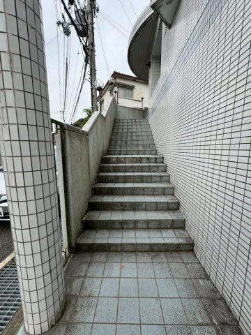 シェスタ白川台のロビー|落ち着いたロビーです