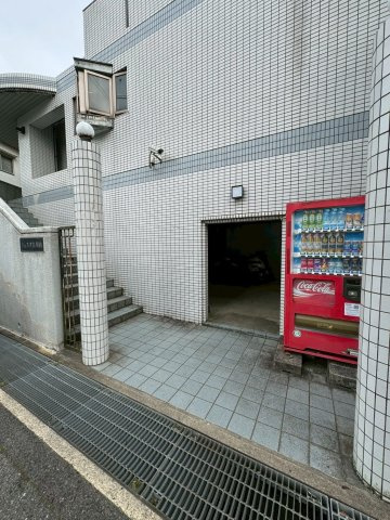 シェスタ白川台のエントランス|落ち着いたエントランスです