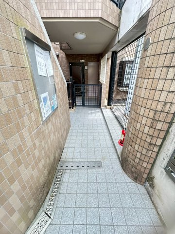 サンビルダー城ノ下のエントランス