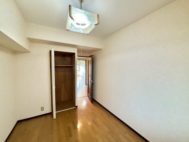 シャルマンフジ熊取 壱番館の洋室|洋室（西側）