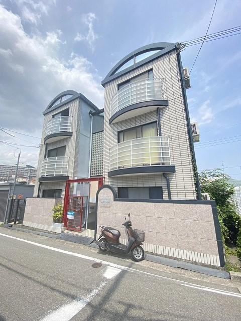 サンパレス21甲陽園の外観