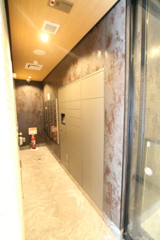 【エントランス】