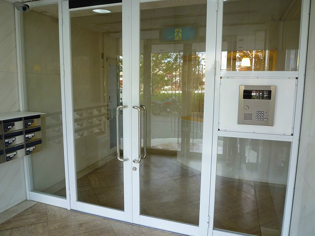 サンビルダーパールビルの外観