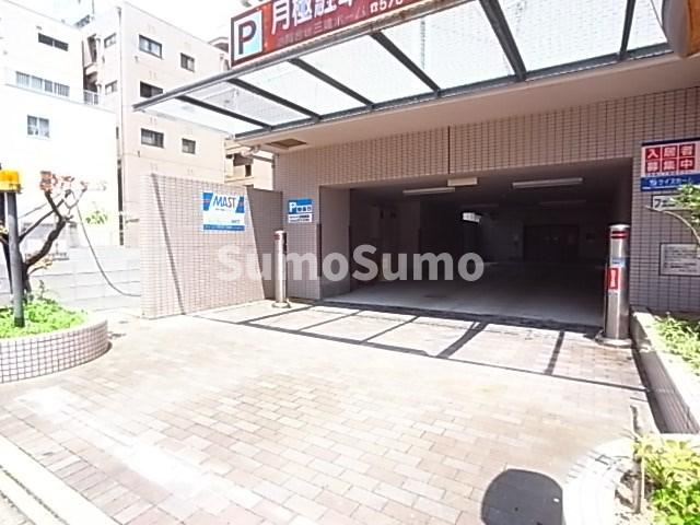 フェニーチェⅡの駐車場