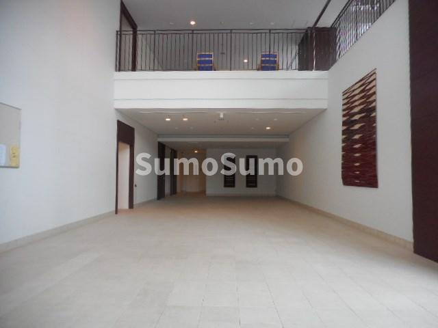 ジオタワー西宮北口のロビー