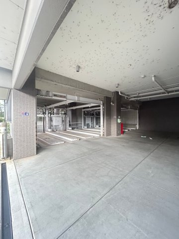 ファミール諏訪山公園のロビー