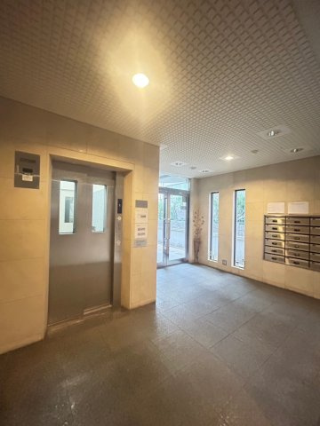 ファミール諏訪山公園のロビー