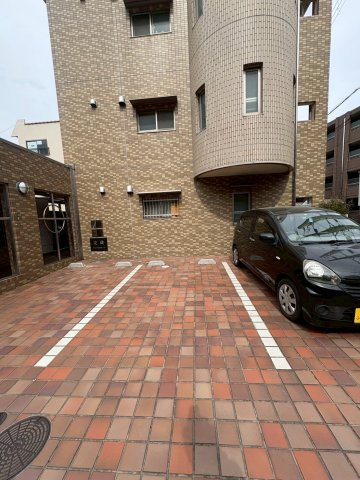 サンハイツ荒田の駐車場|駐車場があります