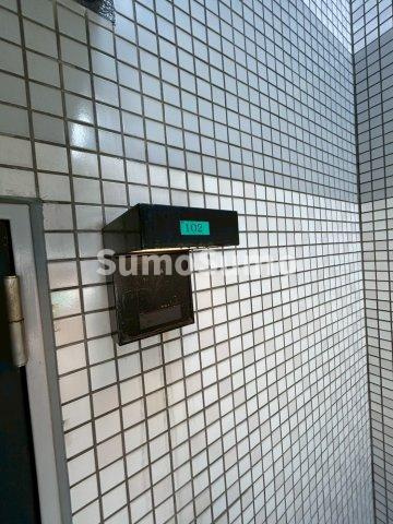 サンパレス21苦楽園のエントランス