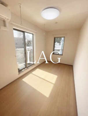 【居間・リビング】 | ウィンドテラス市川真間 | 洋室のお部屋です。