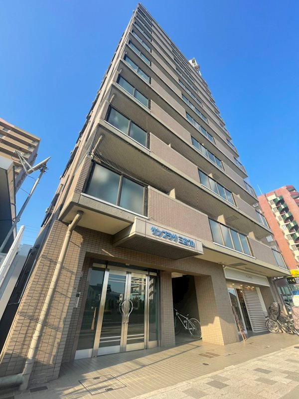 サンプラザ三宮の外観