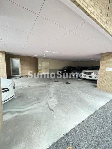 ファミーユあじさいの駐車場