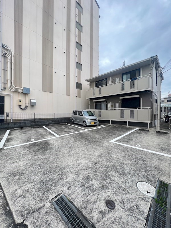 フェニックス月見山の外観|落ち着いた雰囲気の外観です