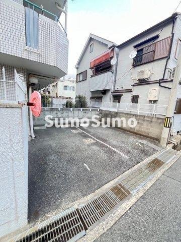 サンシャイン西芦屋の駐車場