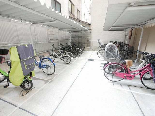 サンアルカスの駐車場