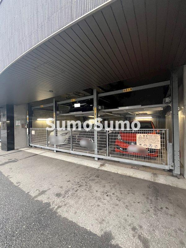 フェルザ今宮戎(旧:Krehl難波南)の駐車場|駐車場があるので、車を買う予定の方も安心です