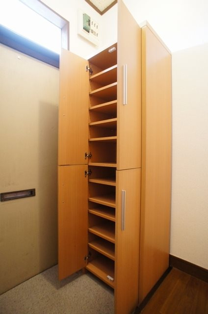 コーポシライの玄関