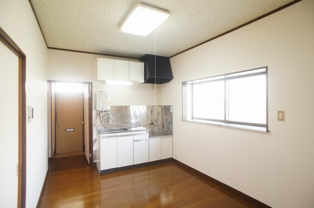 コーポシライの居間・リビング