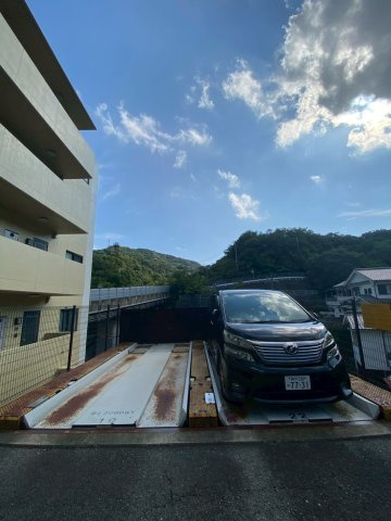 サンコート花山の駐車場|駐車場があります