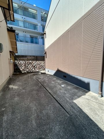 ヒルズ山下Ⅲの駐車場