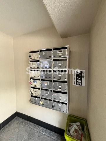 ピュアライフ歌島の外観