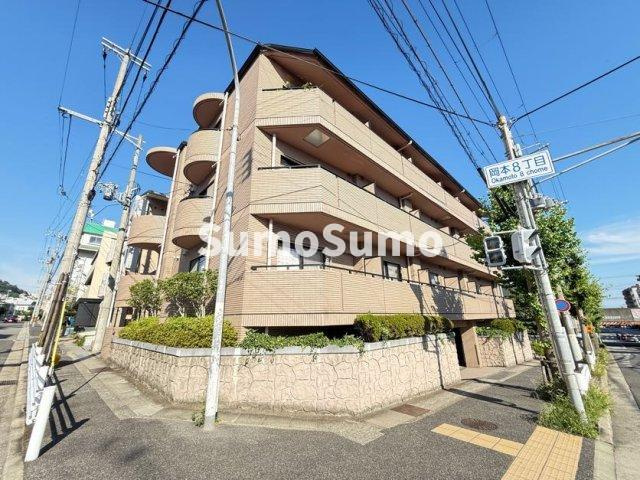 サンフォーレ岡本の外観