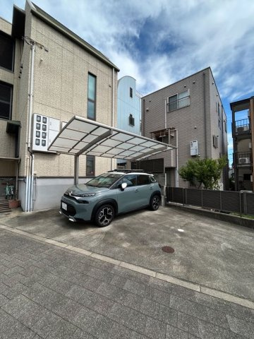 サンビエナの駐車場