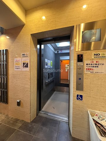 サムティ難波グレイスのロビー