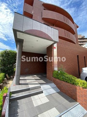 シェルプール壱番館のエントランス