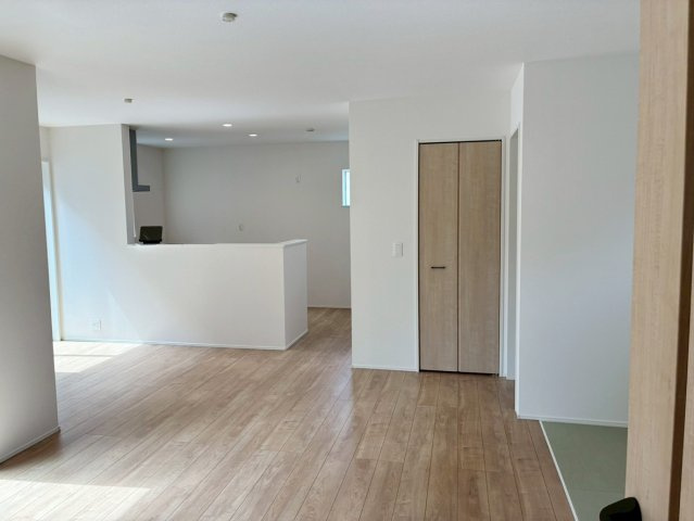 【居間・リビング】 | 清水町徳倉第1期 新築建売分譲住宅 建物＋土地 TW06051 | 清水町徳倉1号棟　リビング ※令和8年3月26日撮影写真