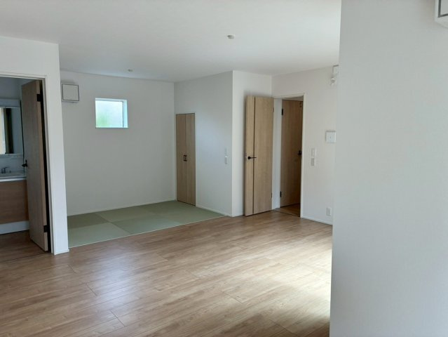 【居間・リビング】 | 清水町徳倉第1期 新築建売分譲住宅 建物＋土地 TW06051 | 清水町徳倉1号棟　リビング ※令和8年3月26日撮影写真
