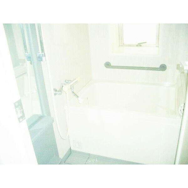 Ｃｒｅｓｔ本郷の浴室