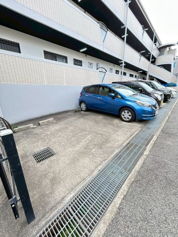 サンコート垂水の駐車場|駐車場に車を止められます