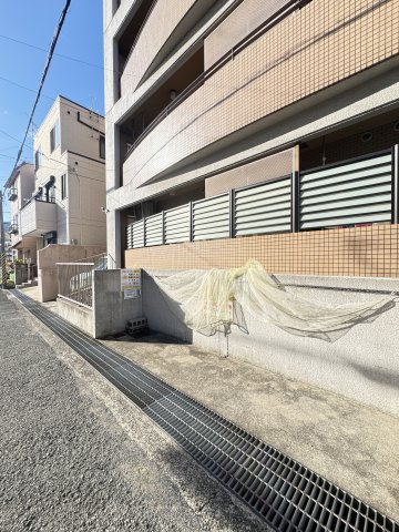 サンパレス２１六甲Ⅱの駐車場