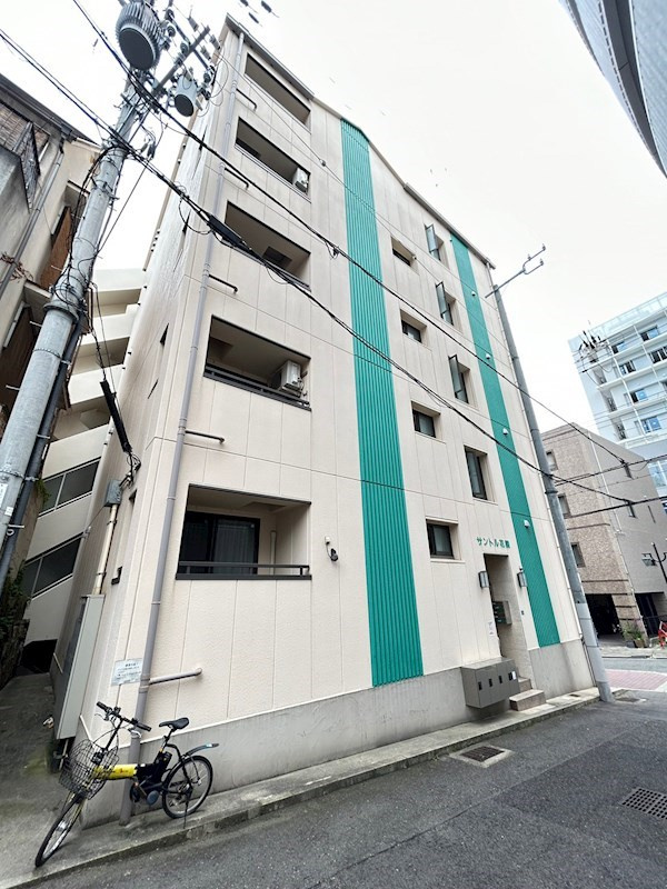 サントル花隈の外観