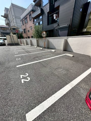 ブエナビスタ西宮浜町の駐車場
