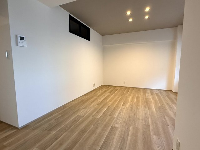 YKハイツ中崎の居間・リビング