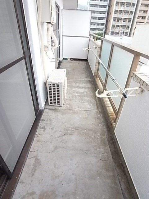 フェニックス山手のバルコニー