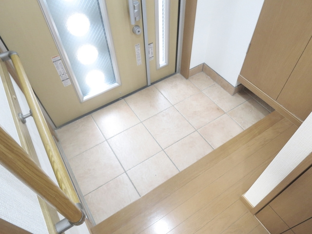 アンビロンＭの玄関|広々玄関スペース。