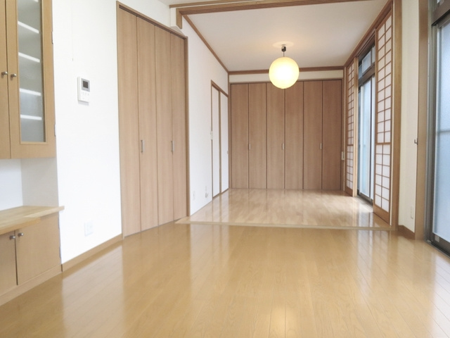 アンビロンＭの居間・リビング|広々リビングルーム。