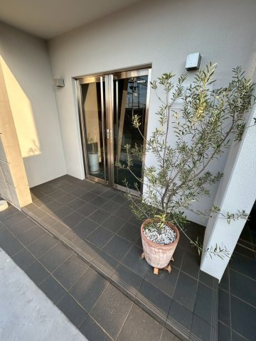 フィーノ西宮北口のロビー
