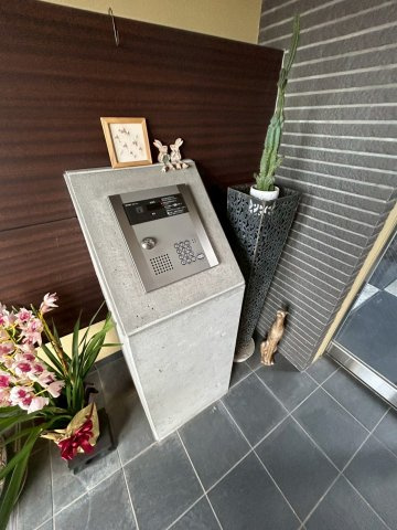 フィーノ西宮北口のエントランス