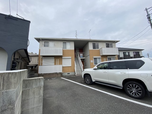 メゾンYの駐車場