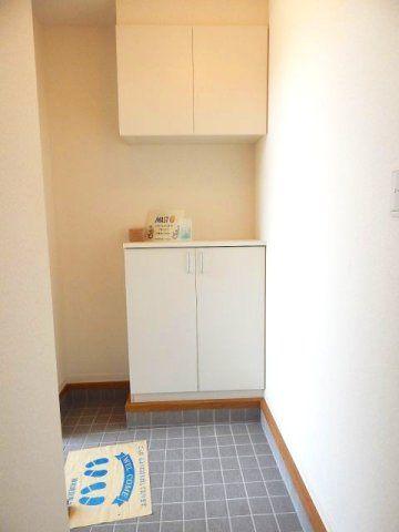 メゾンYの玄関|※同タイプの部屋写真です