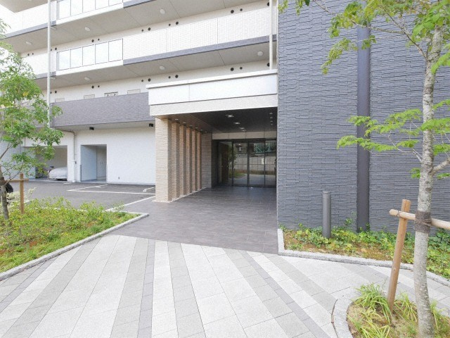 ディクス福島レジデンスのエントランス