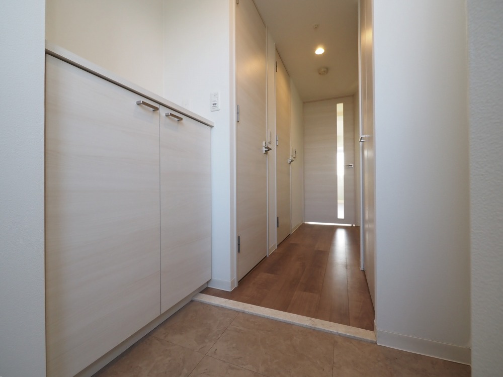 ディクス福島レジデンスの玄関