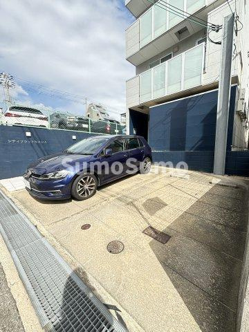 シティフラット灘の駐車場