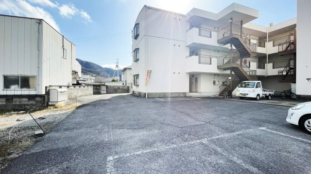 ロックバレー庄町の駐車場