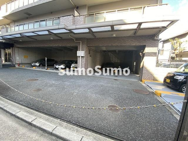 シティコート尼崎の駐車場