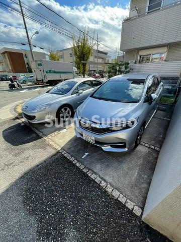 スマートコート西宮の駐車場